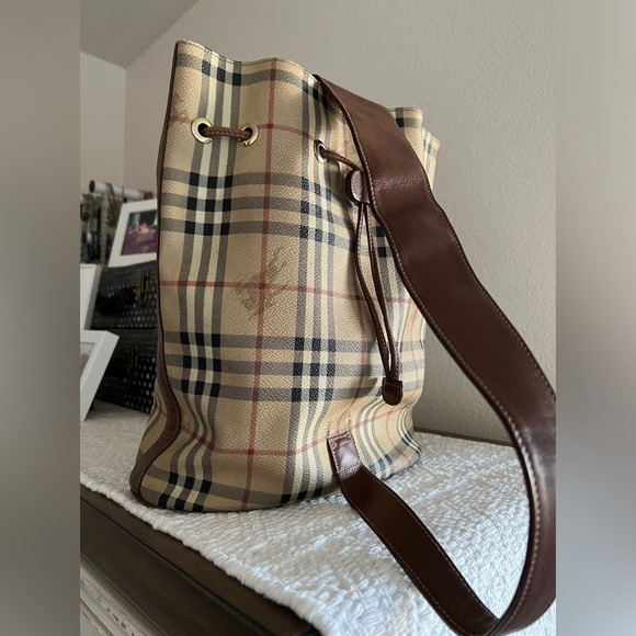 BURBERRY Vintage Haystack Plaid Hobo Bag - Picture 5 of 12